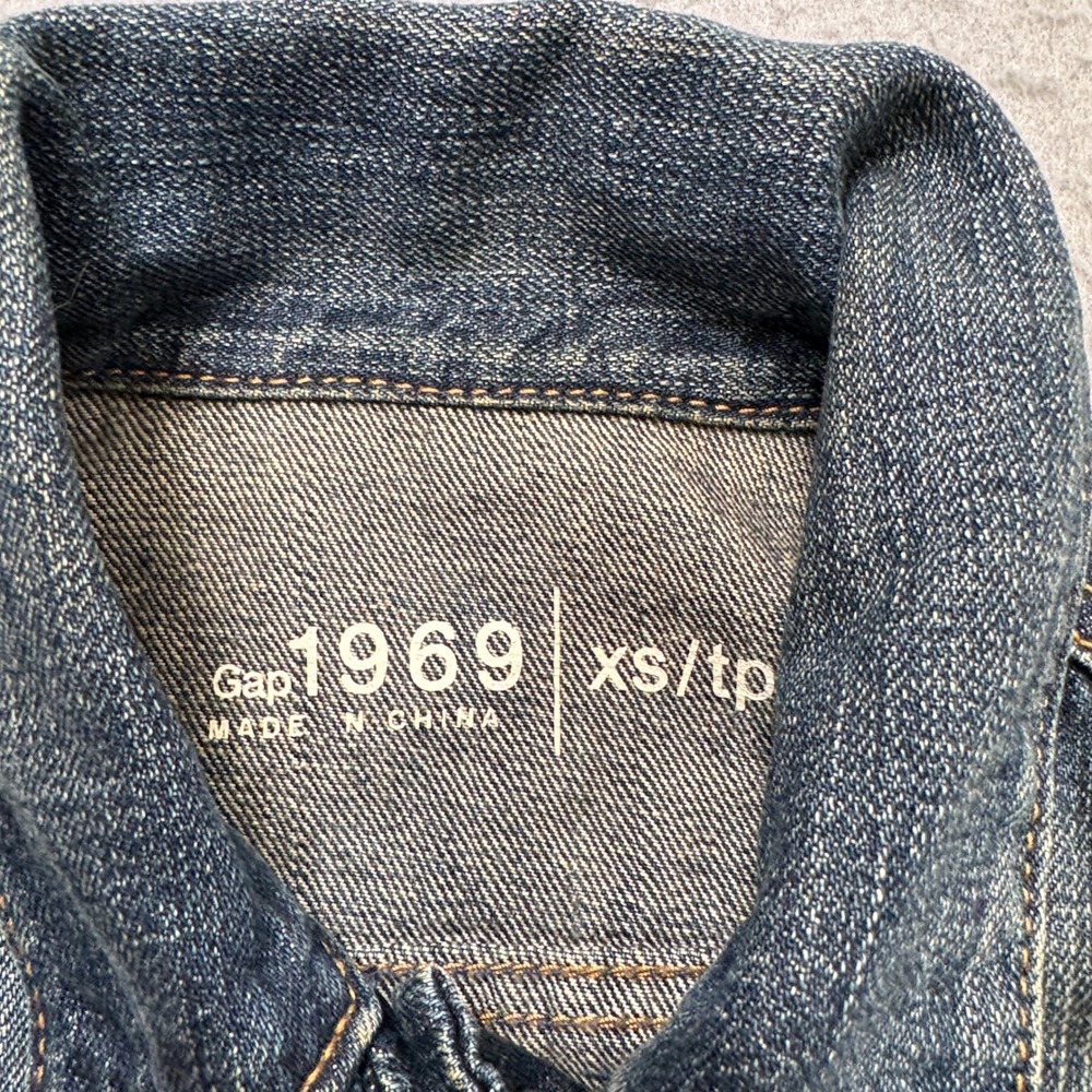 GAP 1969 Jacket Women's XS Blue Trucker Denim Dark Wash Classic Fit Outdoor - Picture 5 of 5